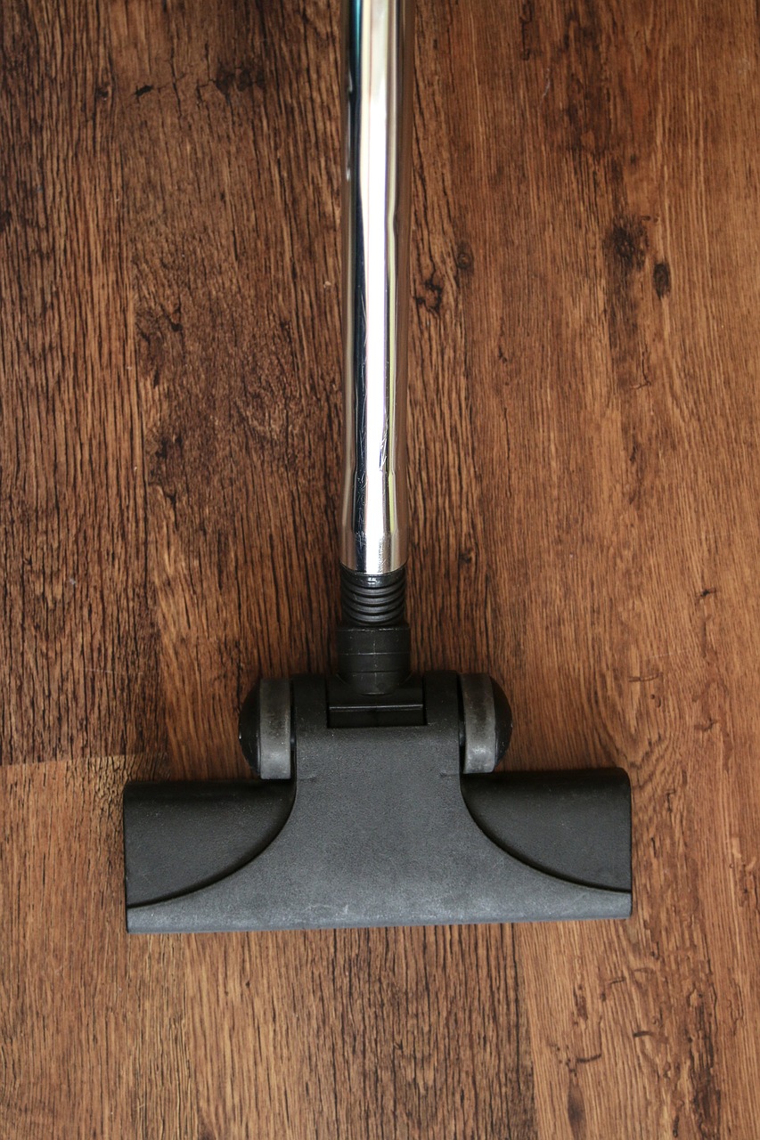 vacuum cleaner, vacuuming, cleaning-268169.jpg